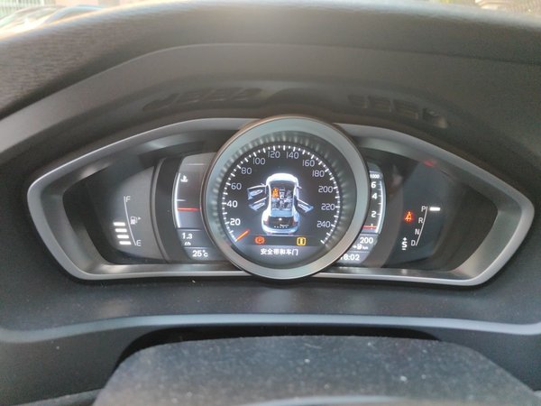 Volvo V40 2015, 84000 км, за 4798 USD - фото 12