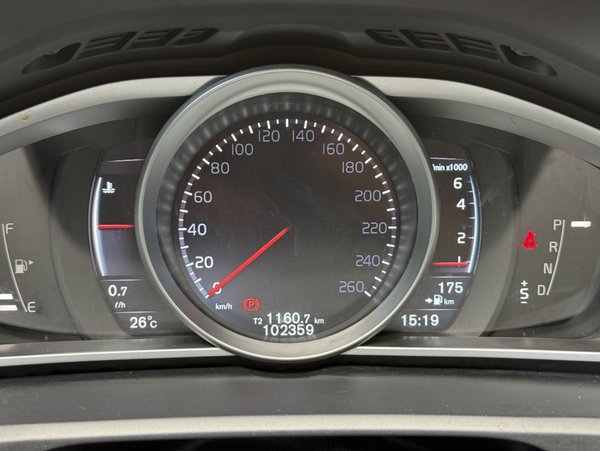 Volvo V40 2015, 102400 км, за 6203 USD - фото 9