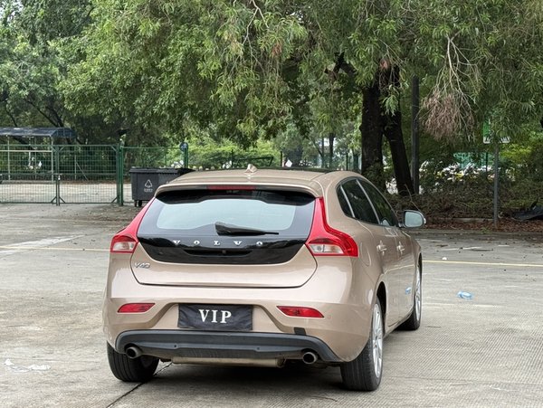 Volvo V40 2015, 102400 км, за 6203 USD - фото 8