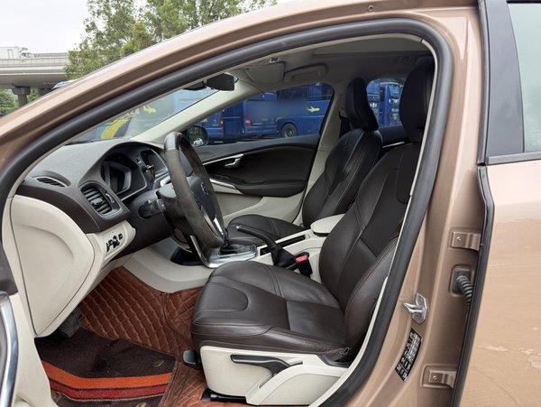Volvo V40 2015, 102400 км, за 6203 USD - фото 12