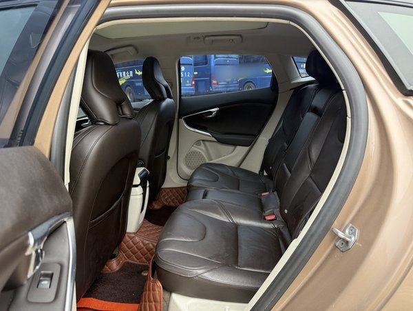 Volvo V40 2015, 102400 км, за 6203 USD - фото 13