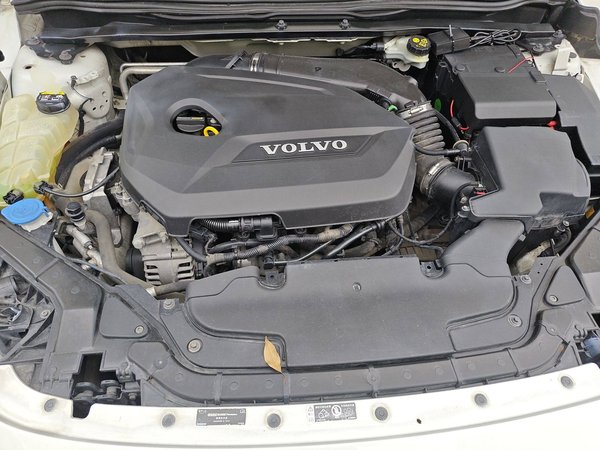 Volvo V40 2015, 155100 км, за 5548 USD - фото 19