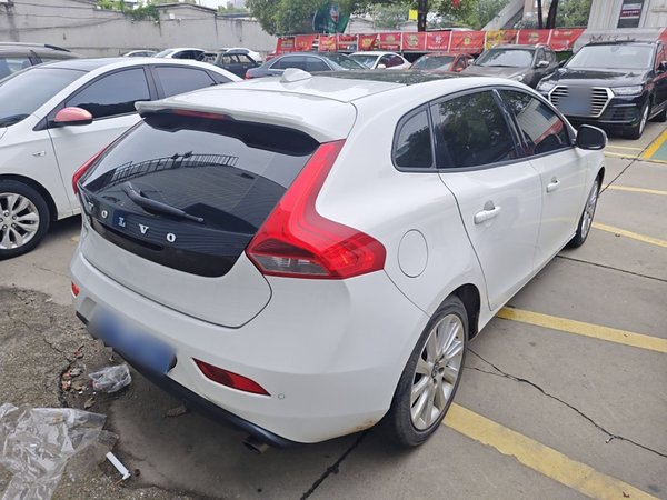 Volvo V40 2015, 155100 км, за 5548 USD - фото 6