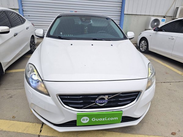 Volvo V40 2015 1.6T Zhiyi Edition, 2015 года