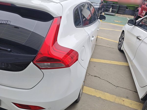 Volvo V40 2015, 155100 км, за 5548 USD - фото 7