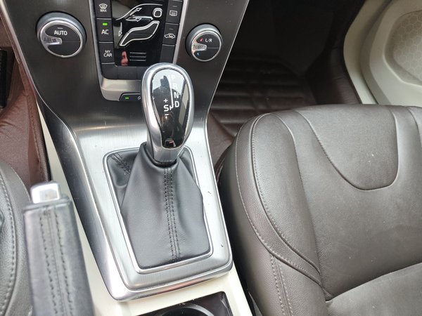 Volvo V40 2015, 155100 км, за 5548 USD - фото 13