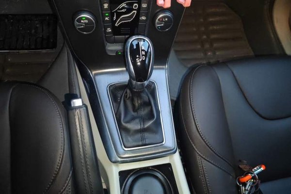 Volvo V40 2015, 32000 км, за 5485 USD - фото 14