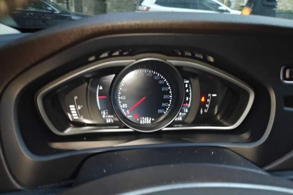 Volvo V40 2015, 32000 км, за 5485 USD - фото 11