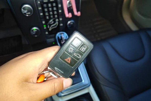 Volvo V40 2015, 32000 км, за 5485 USD - фото 20