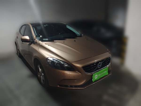 Volvo V40 · 2016 год