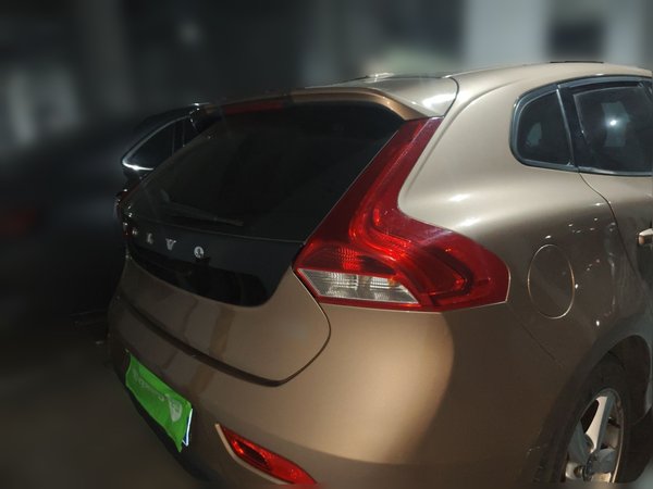 Volvo V40 2016, 58099 км, за 7575 USD