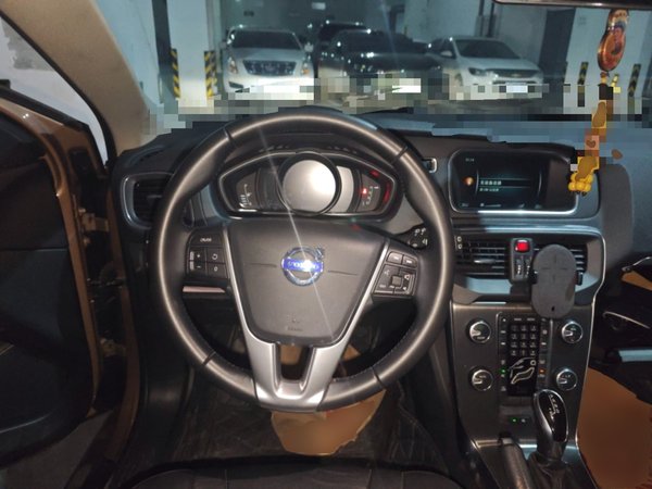 Volvo V40 2016, 58099 км, за 7575 USD - фото 10