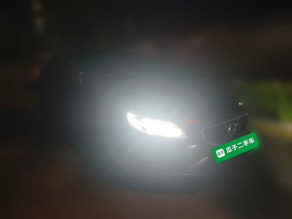 Volvo V40 2017, 93800 км, за 5751 USD