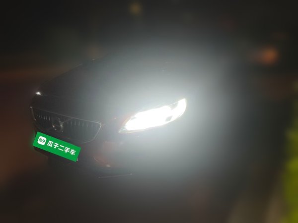 Volvo V40 · 2017 год