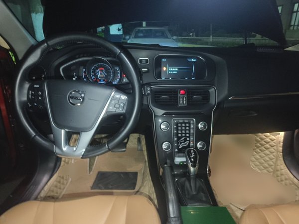 Volvo V40 2017, 93800 км, за 5751 USD - фото 10