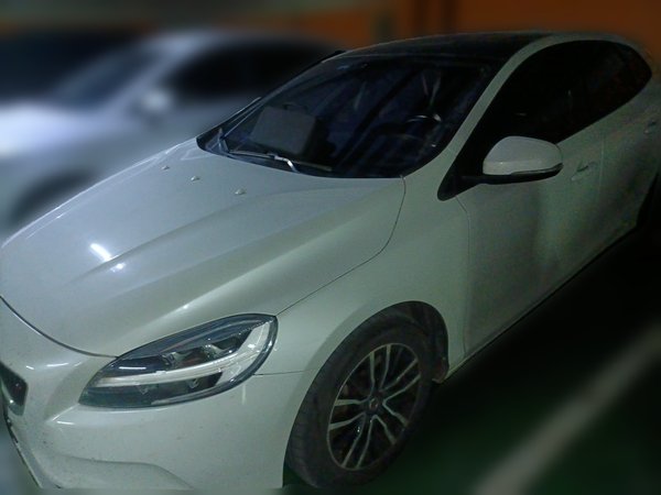 Volvo V40 · 2017 год