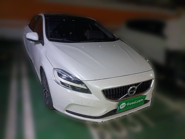 Volvo V40 2017, 108900 км, за 5985 USD