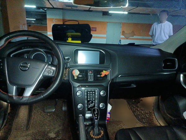 Volvo V40 2017, 108900 км, за 5985 USD - фото 10
