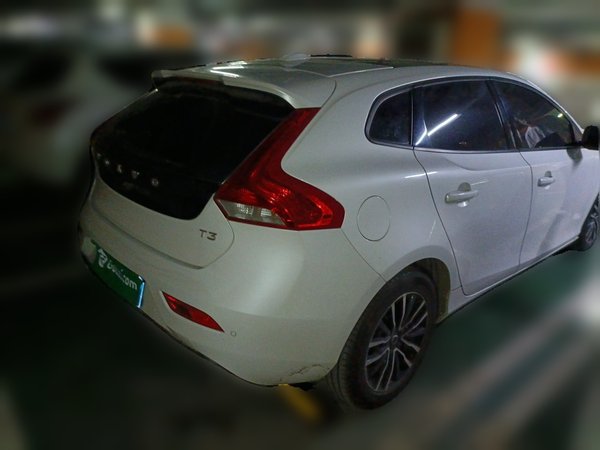 Volvo V40 2017, 108900 км, за 5985 USD - фото 6