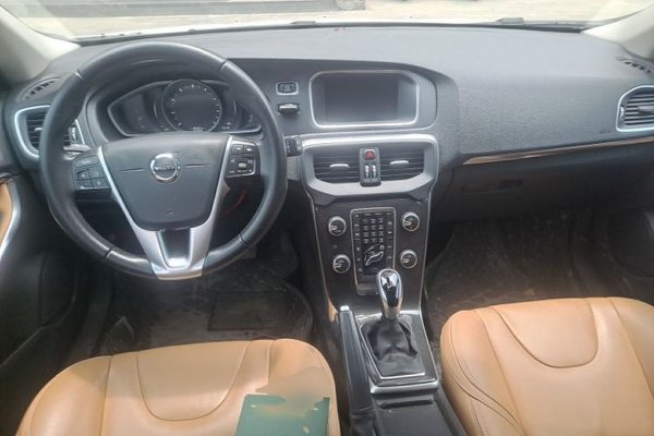Volvo V40 2017, 92000 км, за 6611 USD - фото 10