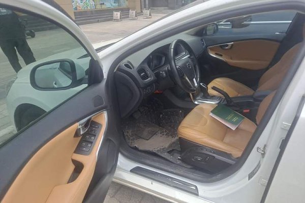 Volvo V40 2017, 92000 км, за 6611 USD - фото 17
