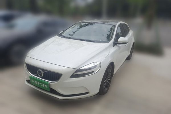 Volvo V40 · 2017 год