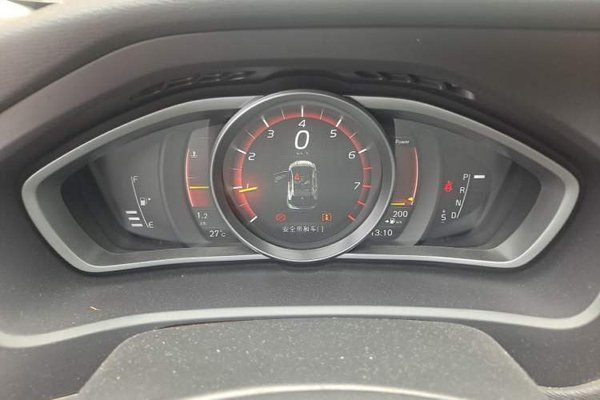 Volvo V40 2017, 92000 км, за 6611 USD - фото 12
