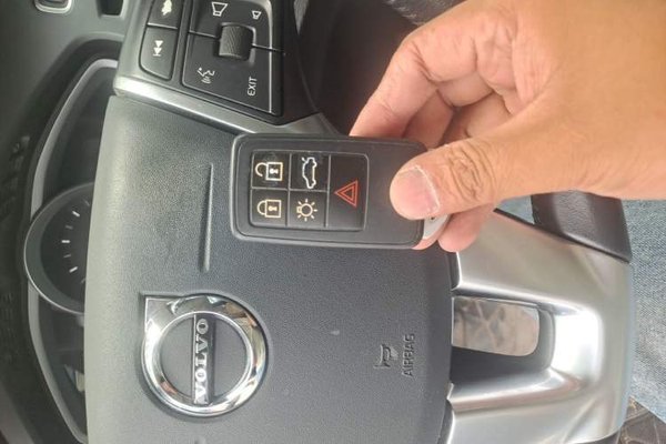 Volvo V40 2017, 92000 км, за 6611 USD - фото 9