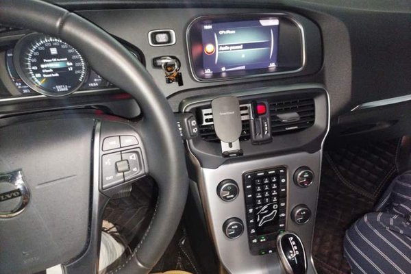 Volvo V40 2018, 22800 км, за 10143 USD - фото 10
