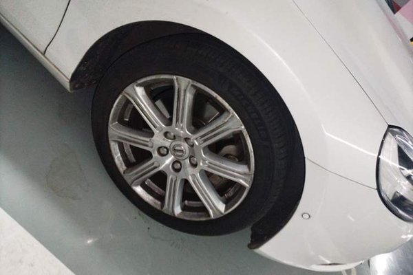 Volvo V40 2018, 22800 км, за 10143 USD