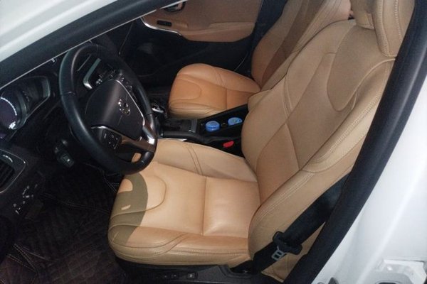 Volvo V40 2018, 22800 км, за 10143 USD - фото 12
