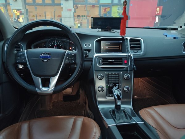 Volvo V60 2014, 131000 км, за 7537 USD - фото 18