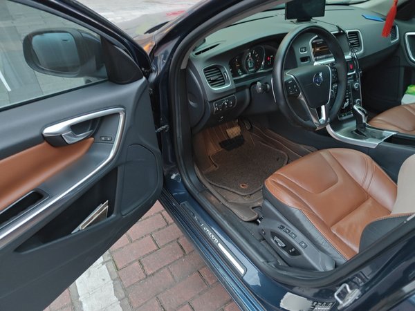 Volvo V60 2014, 131000 км, за 7537 USD - фото 19