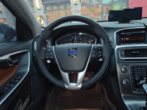 Volvo V60 2014, 131000 км, за 7537 USD - фото 9