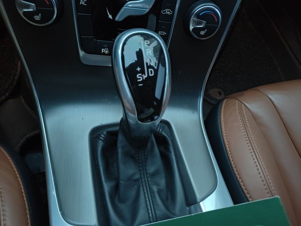 Volvo V60 2014, 131000 км, за 7537 USD - фото 13