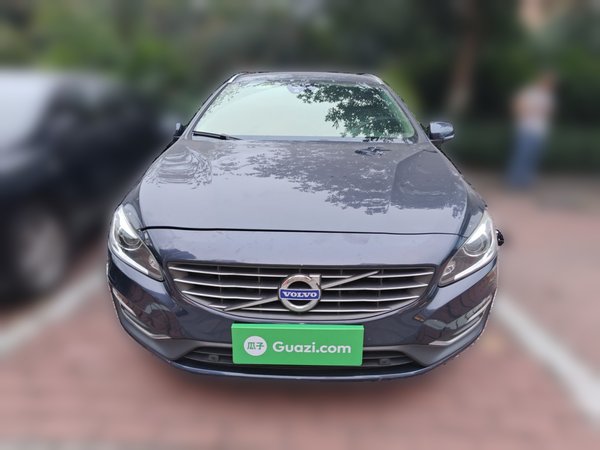 Volvo V60 2014, 131000 км, за 7537 USD