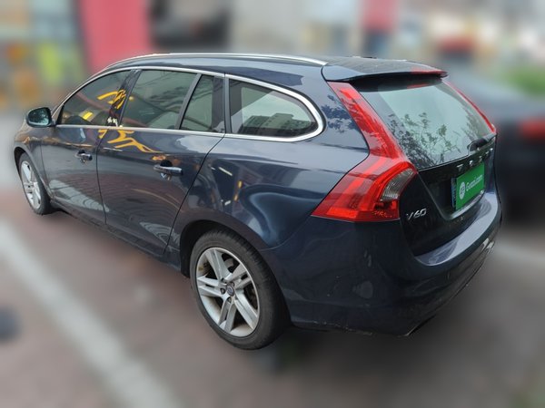 Volvo V60 2014, 131000 км, за 7537 USD