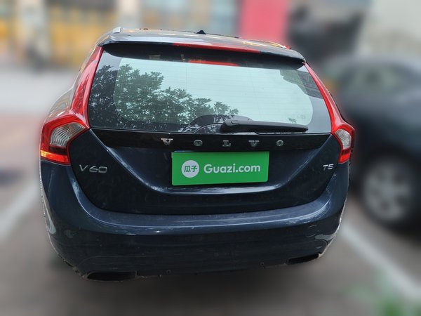Volvo V60 2014, 131000 км, за 7537 USD