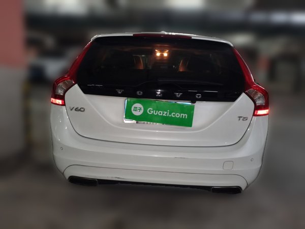 Volvo V60 2016, 64200 км, за 9099 USD