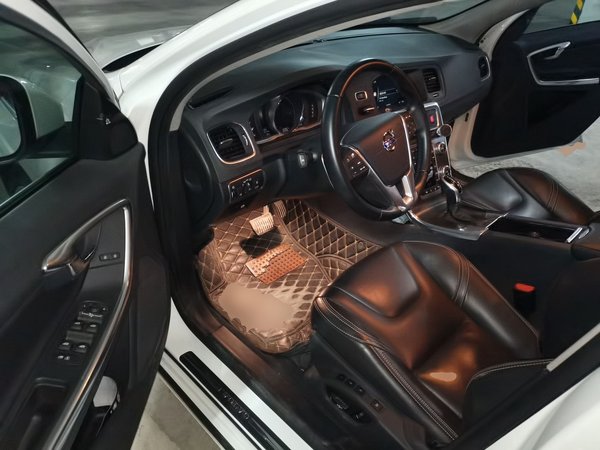 Volvo V60 2016, 64200 км, за 9099 USD - фото 17