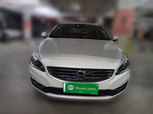 Volvo V60 2016, 64200 км, за 9099 USD