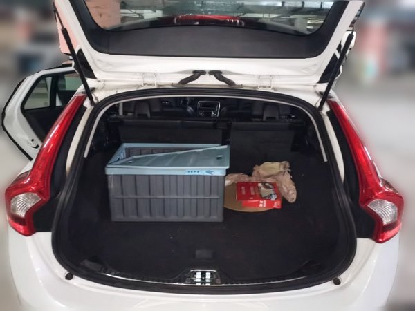 Volvo V60 2016, 64200 км, за 9099 USD - фото 20