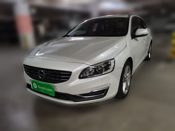 Volvo V60 · 2016 год