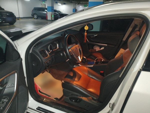 Volvo V60 2017, 77600 км, за 14685 USD - фото 13