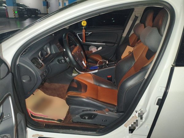 Volvo V60 2017, 77600 км, за 14685 USD - фото 12