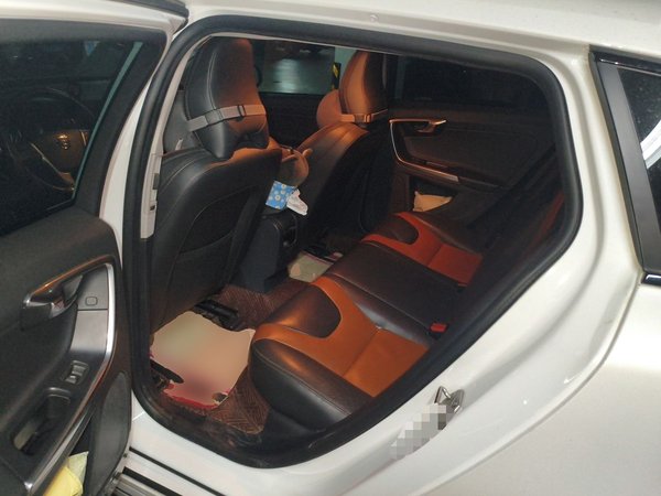 Volvo V60 2017, 77600 км, за 14685 USD - фото 14