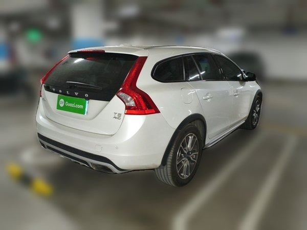 Volvo V60 2017, 77600 км, за 14685 USD