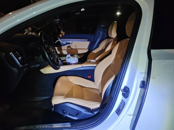 Volvo V90 2020, 97200 км, за 24242 USD - фото 16
