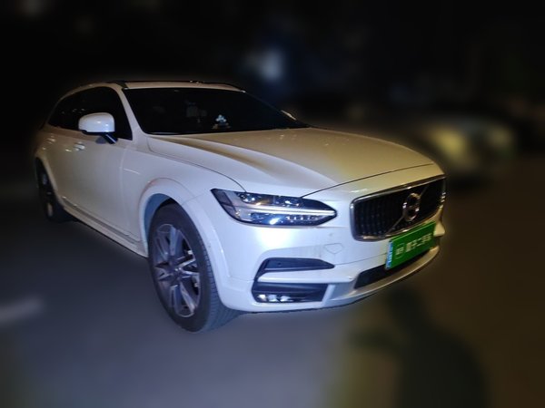 Volvo V90 2020, 97200 км, за 24242 USD