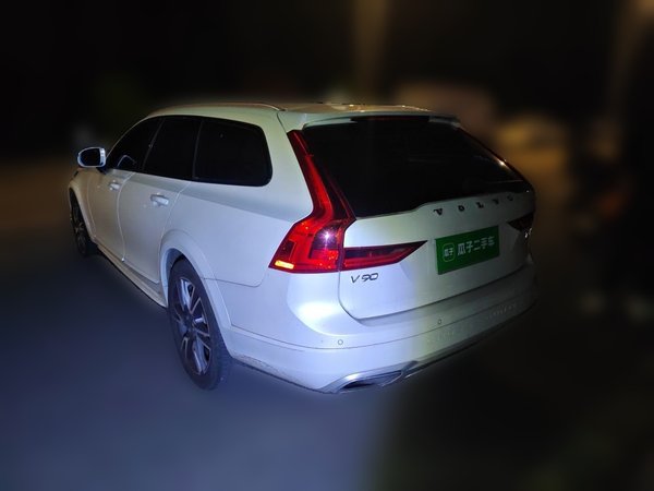 Volvo V90 2020, 97200 км, за 24242 USD